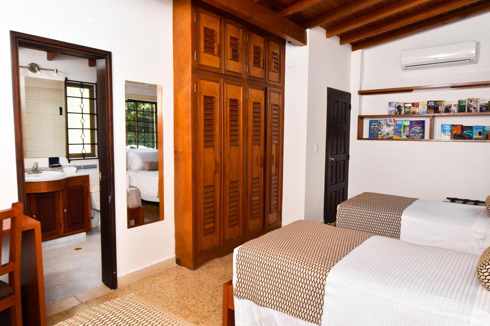 La Campana Hotel Boutique Medellin Exterior photo
